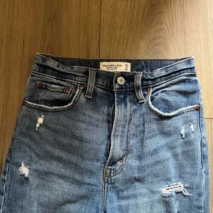 Abercrombie and Fitch Ultra High Rise Ankle Straight 25